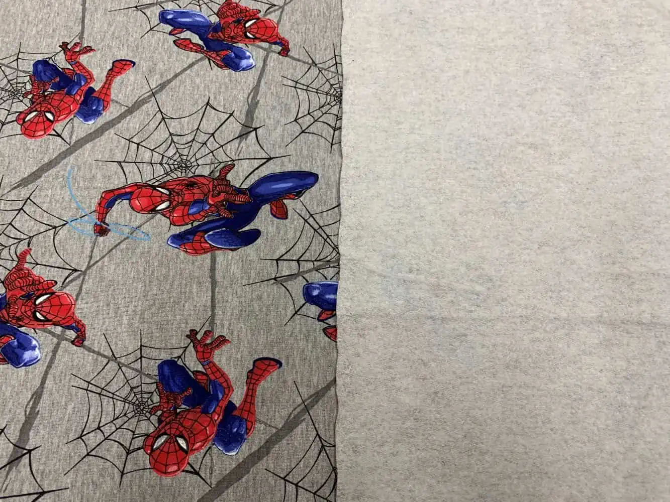 French Terry Spiderman grau melange – Bild 2